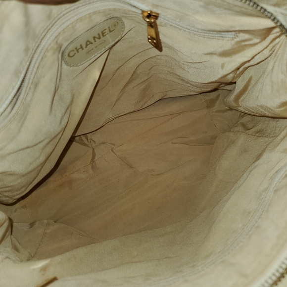 Chanel Matelasse Caviar CC Tote - Picture 8 of 16